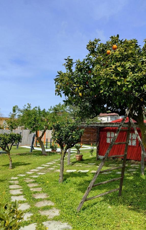 La Famiglia Hotel Pollena Trocchia Exterior photo